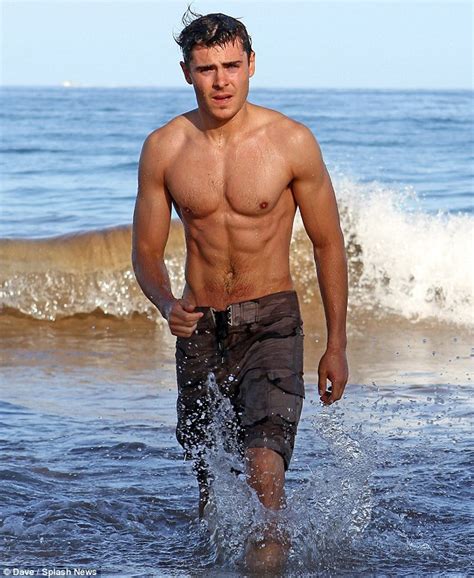 Zac Efron Sexy, Shirtless Scene in The Lucky One .